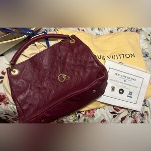 🎉SOLD🎉Louis Vuitton Empreinte Artsy MM - Scarlet color.